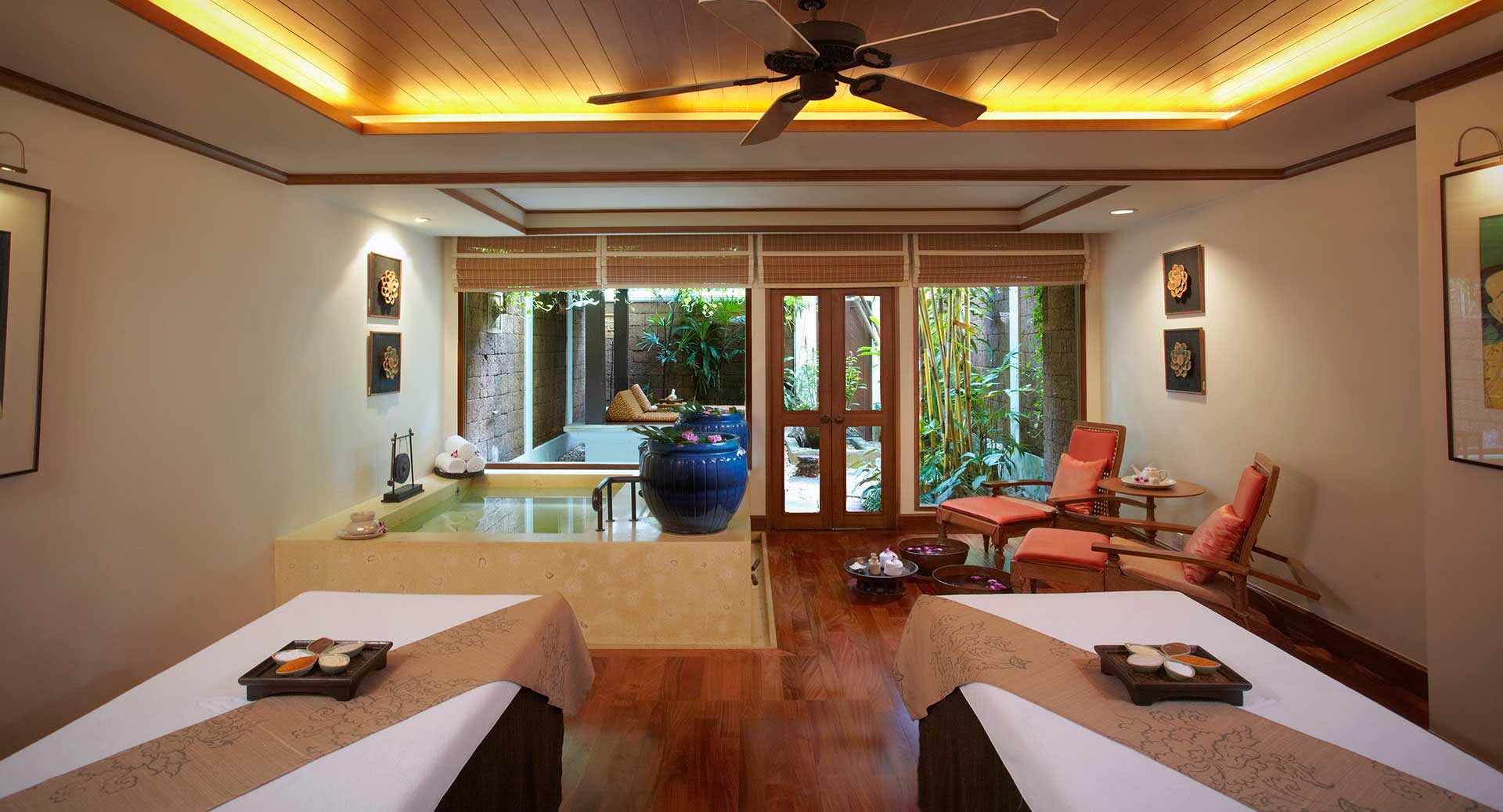 anantara_riverside_bangkok_anantara_spa_suite_1920x1037